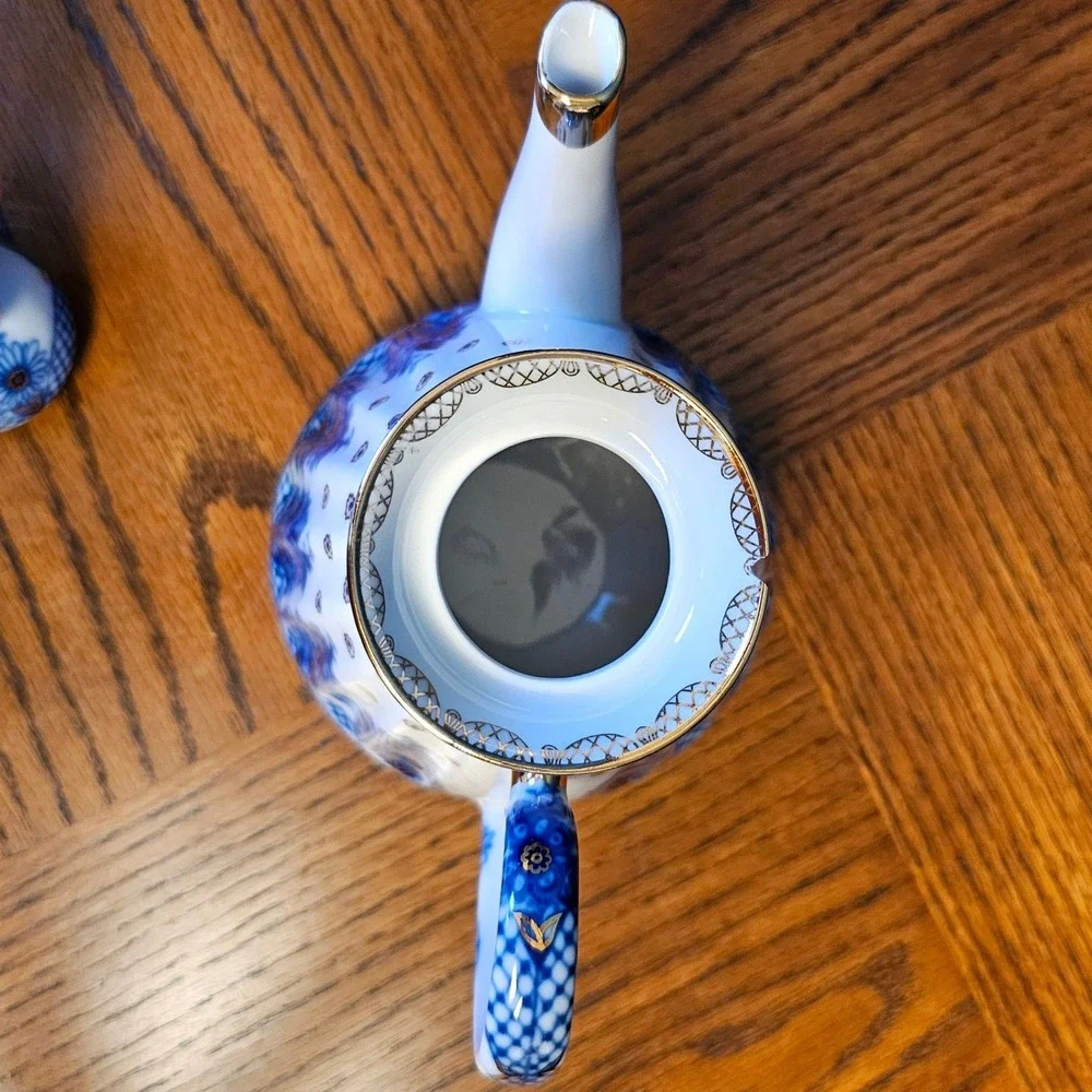 Lomonosov Imperial Porcelain Cobalt Net Floral Teapot Gold Trim Made in Russia